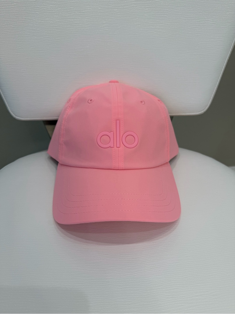 ALO Yoga Performance Off-Duty Cap Neon Bubblegum Pink NWT Sold Out One Size